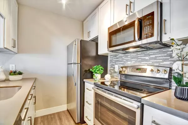 Daly City, CA 94015,397 Imperial WAY 345