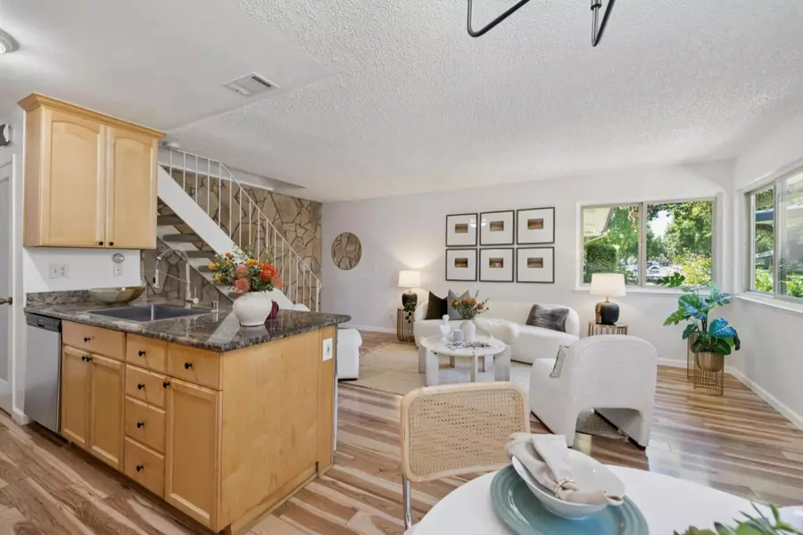 390 N 1st ST 2, Campbell, CA 95008