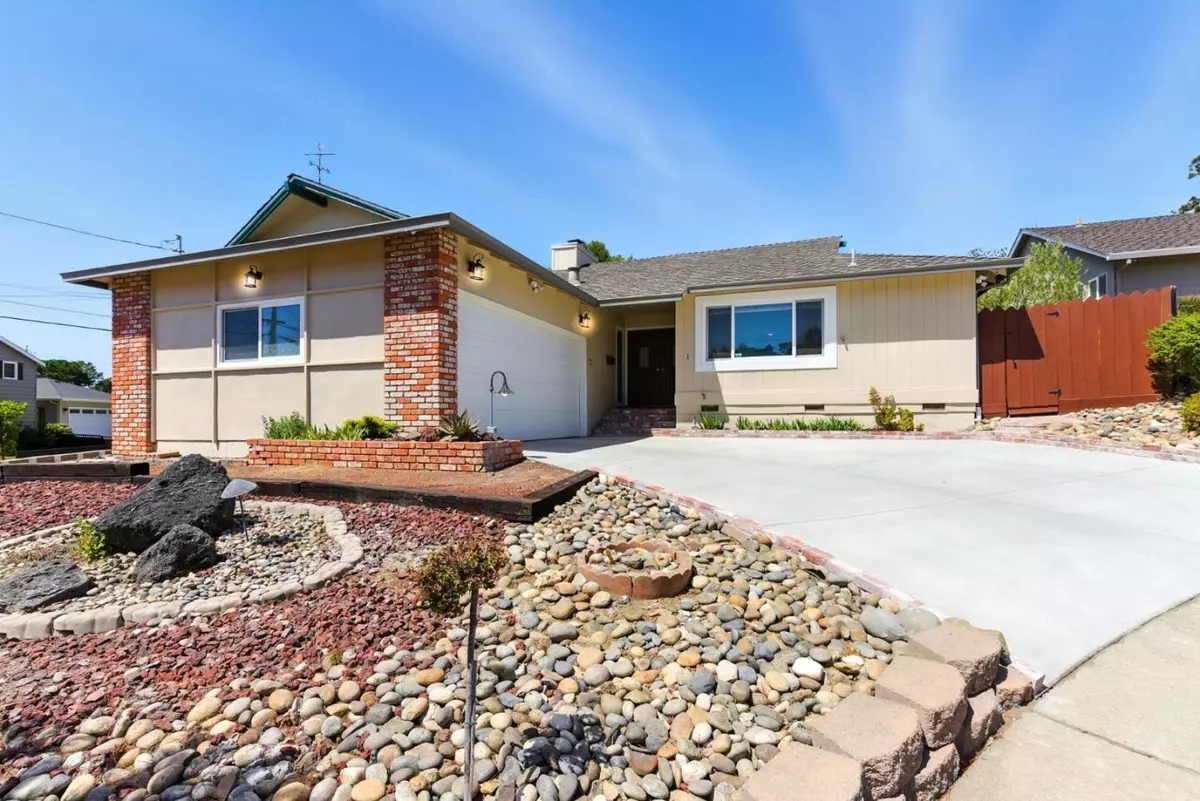 Belmont, CA 94002,1 Dionne CT