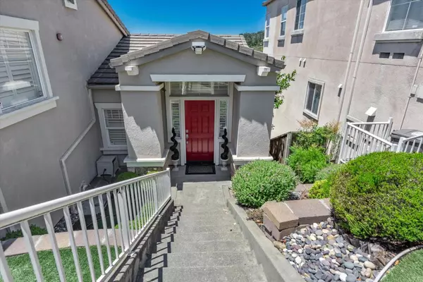 Oakland, CA 94605,8215 Skyline CIR