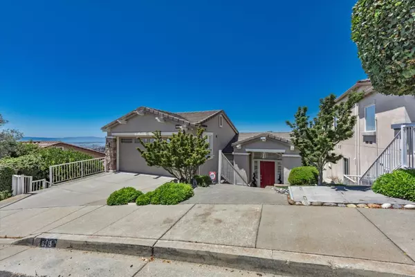 8215 Skyline CIR, Oakland, CA 94605
