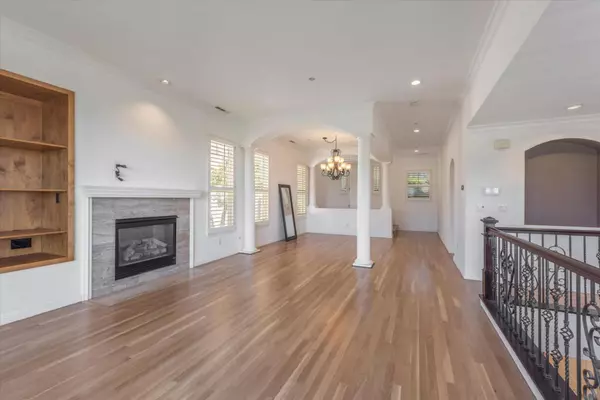 Oakland, CA 94605,8215 Skyline CIR