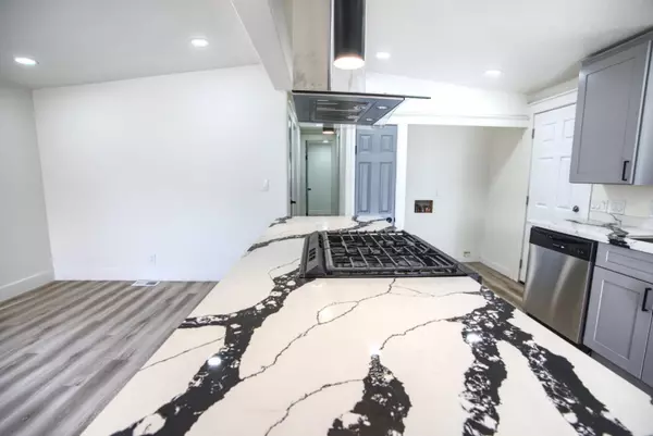 Mountain View, CA 94043,440 Moffett BLVD 61