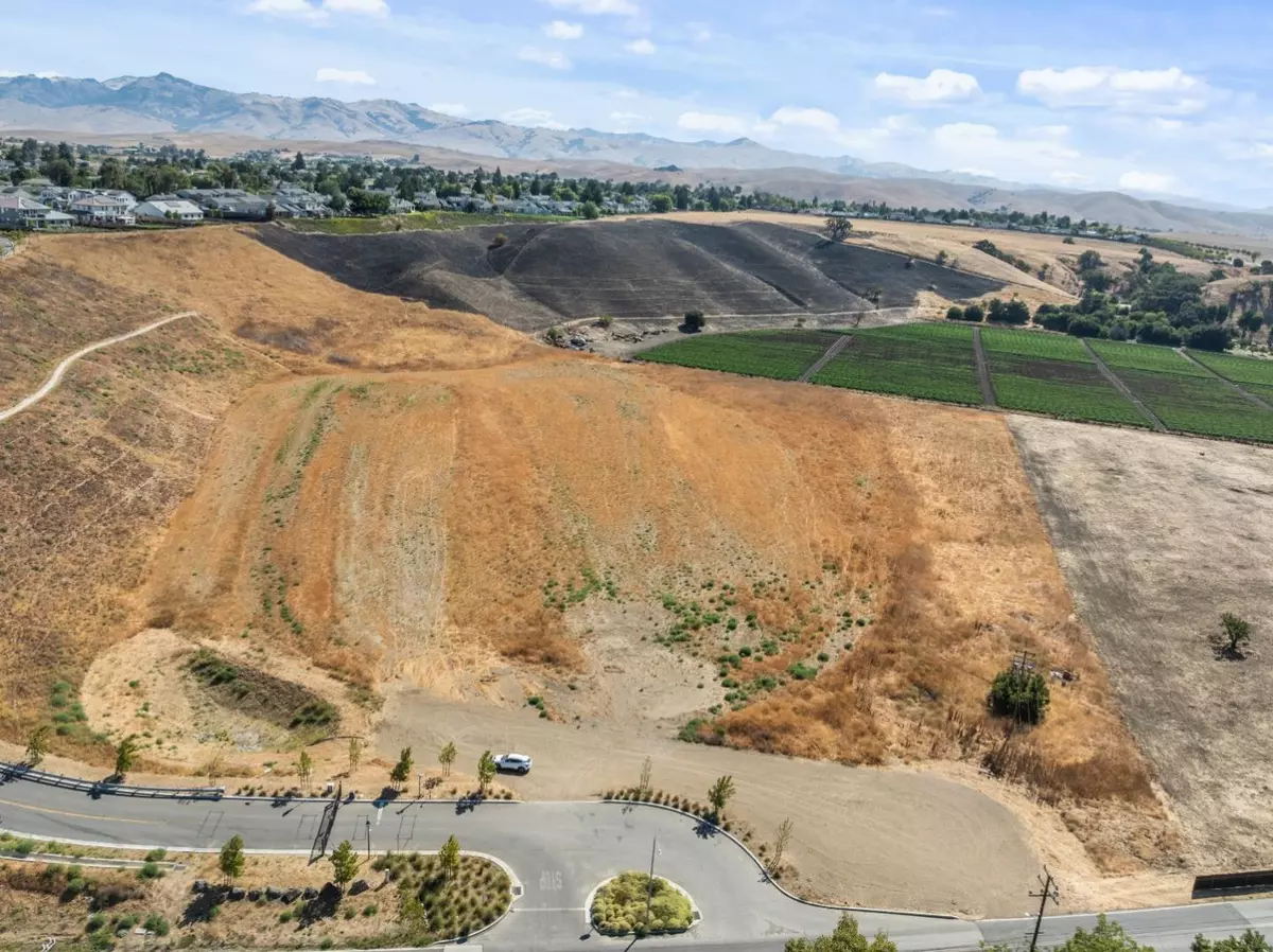 Hollister, CA 95023,4821 Southside RD