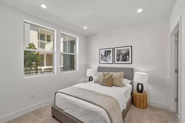 Walnut Creek, CA 94597,186 Oak CIR