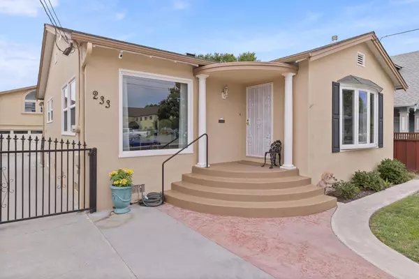 Santa Cruz, CA 95060,233 Rigg ST