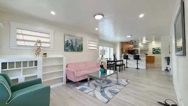 Oakland, CA 94605,10923 Foothill BLVD