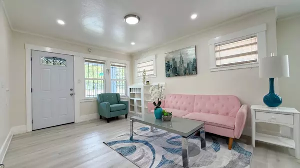 Oakland, CA 94605,10923 Foothill BLVD