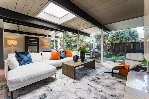 Palo Alto, CA 94303,779 Holly Oak DR