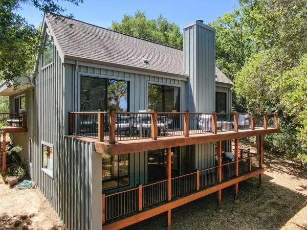 2 Thistle ST, Portola Valley, CA 94028