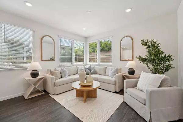 Santa Clara, CA 95050,1850 El Camino Real 210