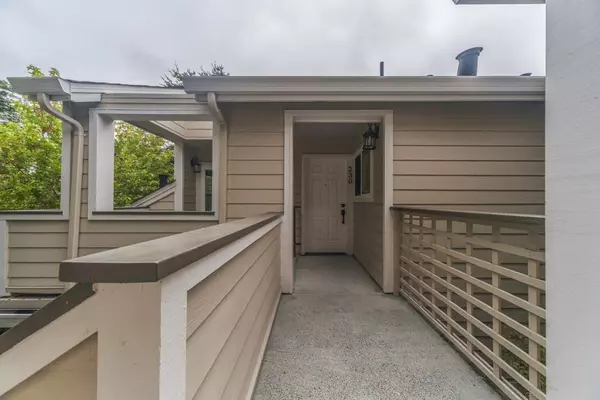 Half Moon Bay, CA 94019,230 Amesport LNDG