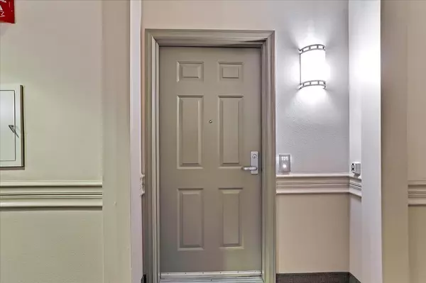 San Jose, CA 95112,130 E San Fernando ST 325