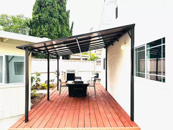 Redwood City, CA 94063,536 Flynn AVE