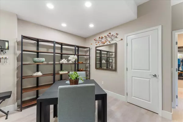 Campbell, CA 95008,912 Campisi WAY 115