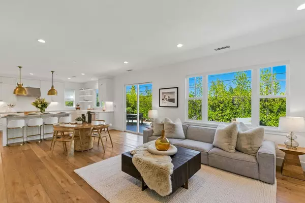 Los Gatos, CA 95032,207 Oak Tree CIR