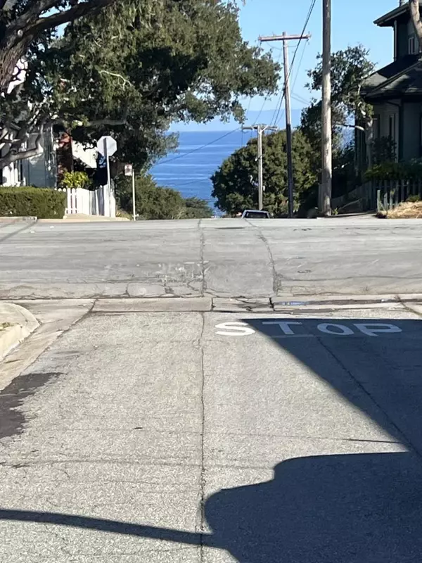 Pacific Grove, CA 93950,406 10th ST