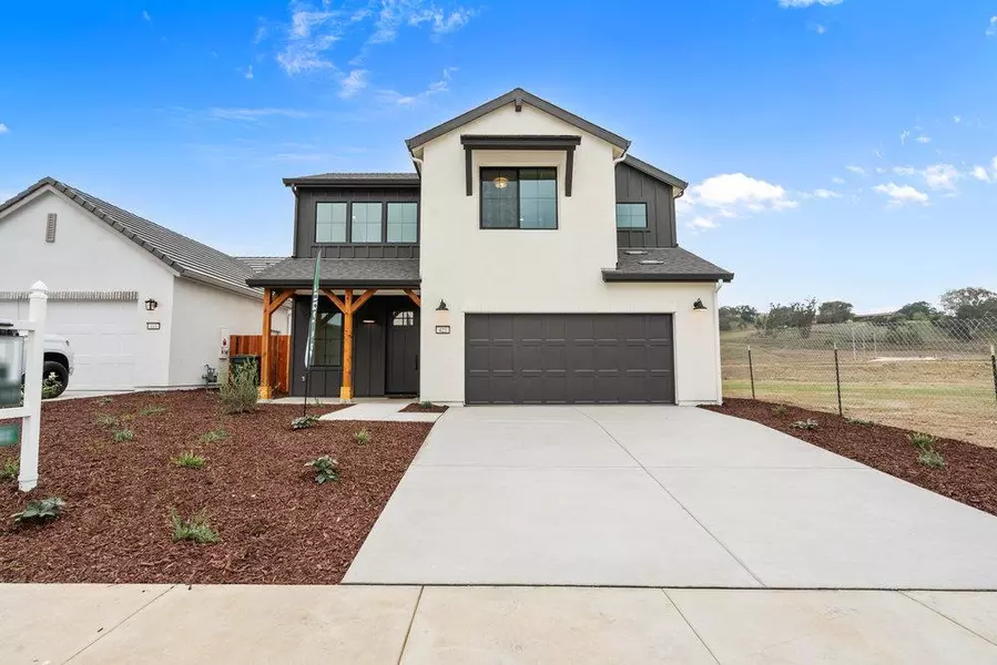 425 Maria DR, Hollister, CA 95023