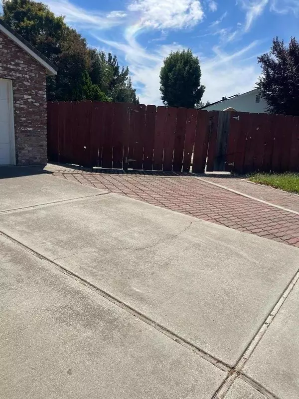 Manteca, CA 95336,344 Rose Garden CT