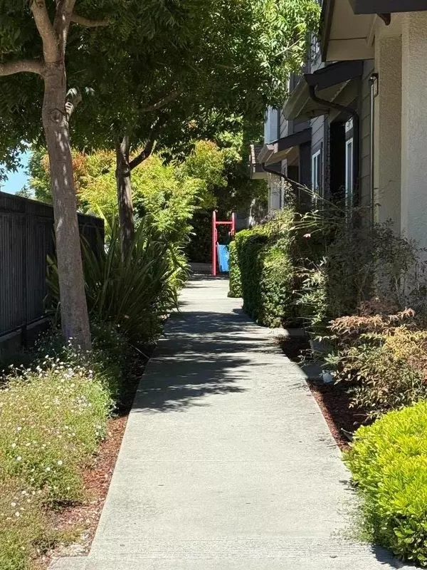 Watsonville, CA 95076,100 Vista Pointe DR