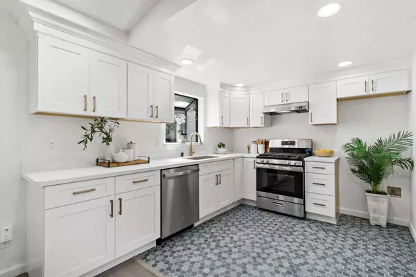 18122 Virginia DR, Los Gatos, CA 95033