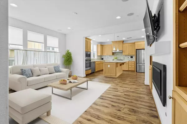 Marina, CA 93933,2731 Bungalow DR