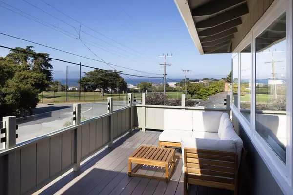 Pacific Grove, CA 93950,735 Bayview AVE