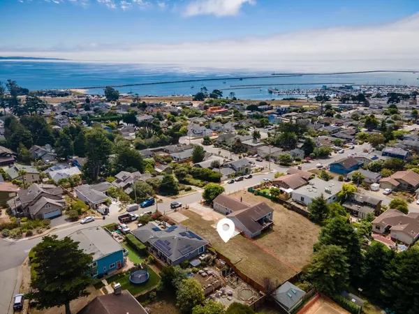 331 Carmel AVE, El Granada, CA 94018