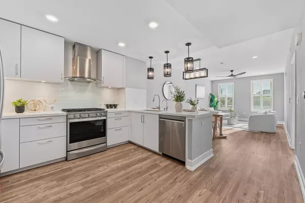 Santa Clara, CA 95050,1048 Monroe Street 218