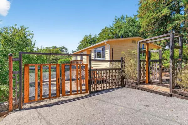 Scotts Valley, CA 95066,425 Eagle RD