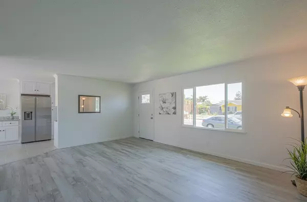 Salinas, CA 93906,1731 Pescadero DR