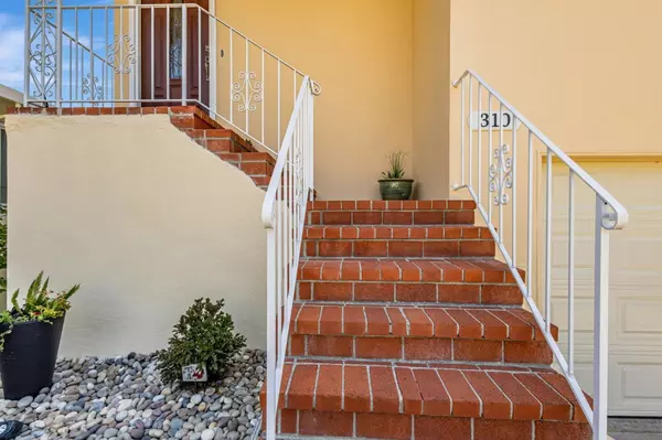 Pacifica, CA 94044,310 Clifton RD