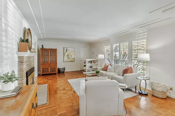 San Carlos, CA 94070,1400 Oakhurst AVE