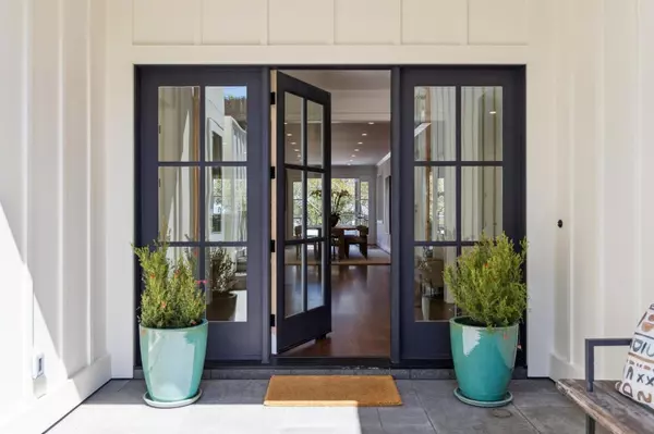 Redwood City, CA 94062,717 Vernal WAY