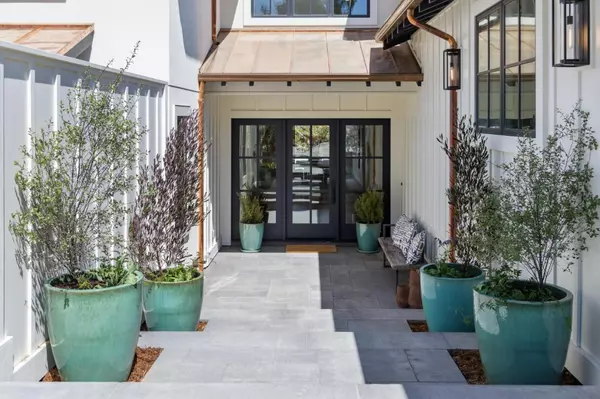 Redwood City, CA 94062,717 Vernal WAY