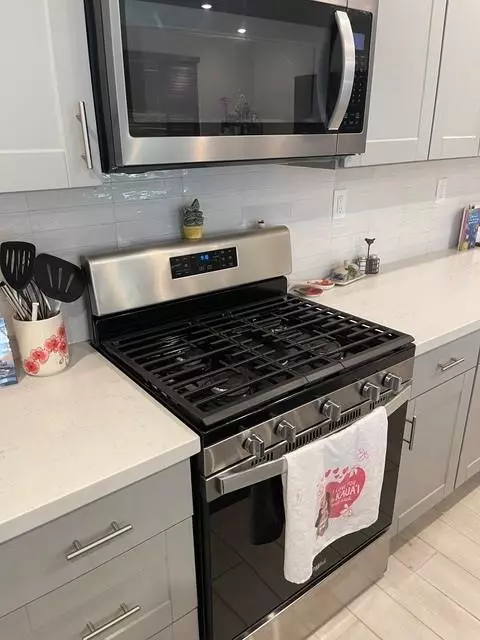 Hollister, CA 95023,2001 Wildflower DR