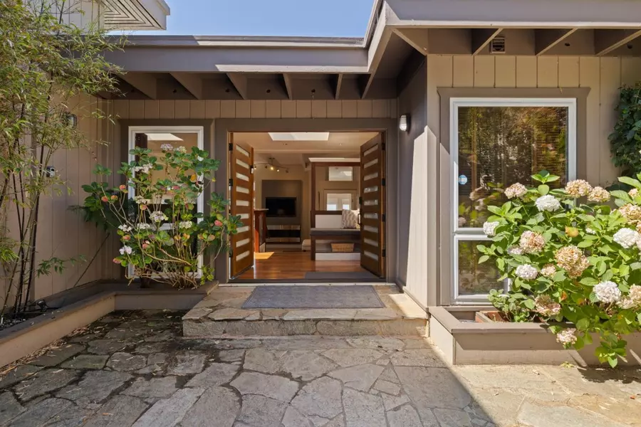 115 Del Monte RD, El Granada, CA 94018