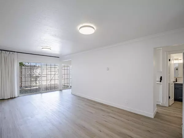 Salinas, CA 93905,914 Acosta Plaza 111