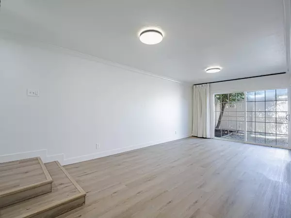 Salinas, CA 93905,914 Acosta Plaza 111