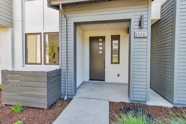 Palo Alto, CA 94303,1129 Esther CT