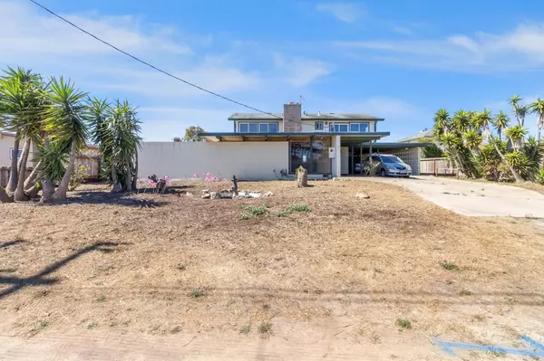 Marina, CA 93933,220 Mortimer LN