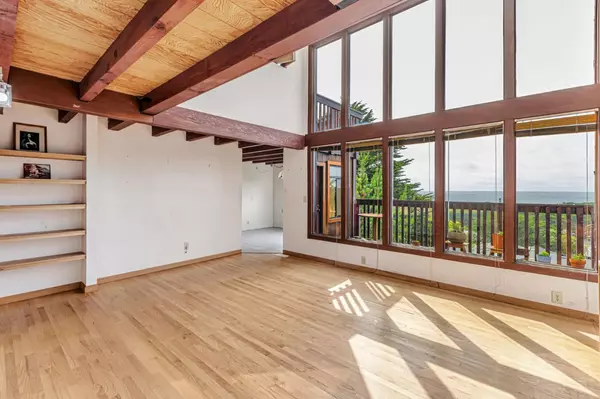 Pacifica, CA 94044,52 Frances AVE
