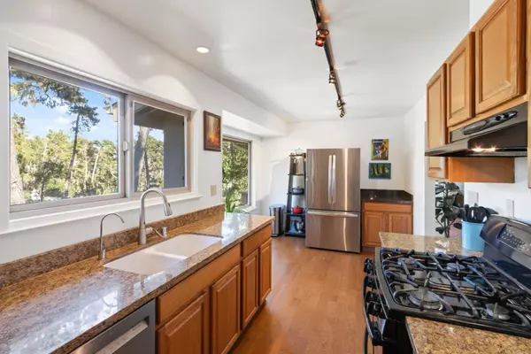 Monterey, CA 93940,7 Wyndemere Vale