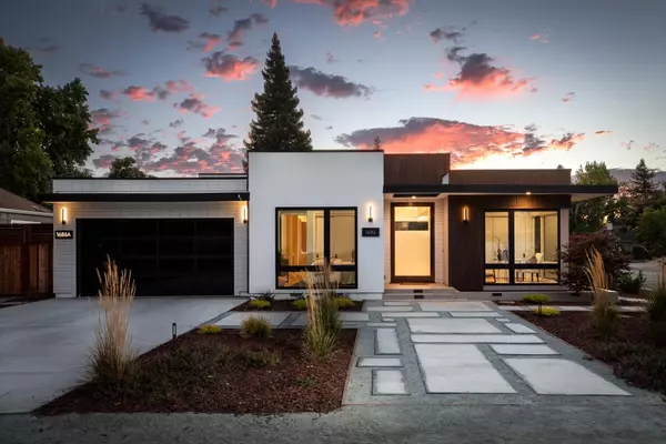 Los Altos, CA 94024,1686 Parkhills AVE