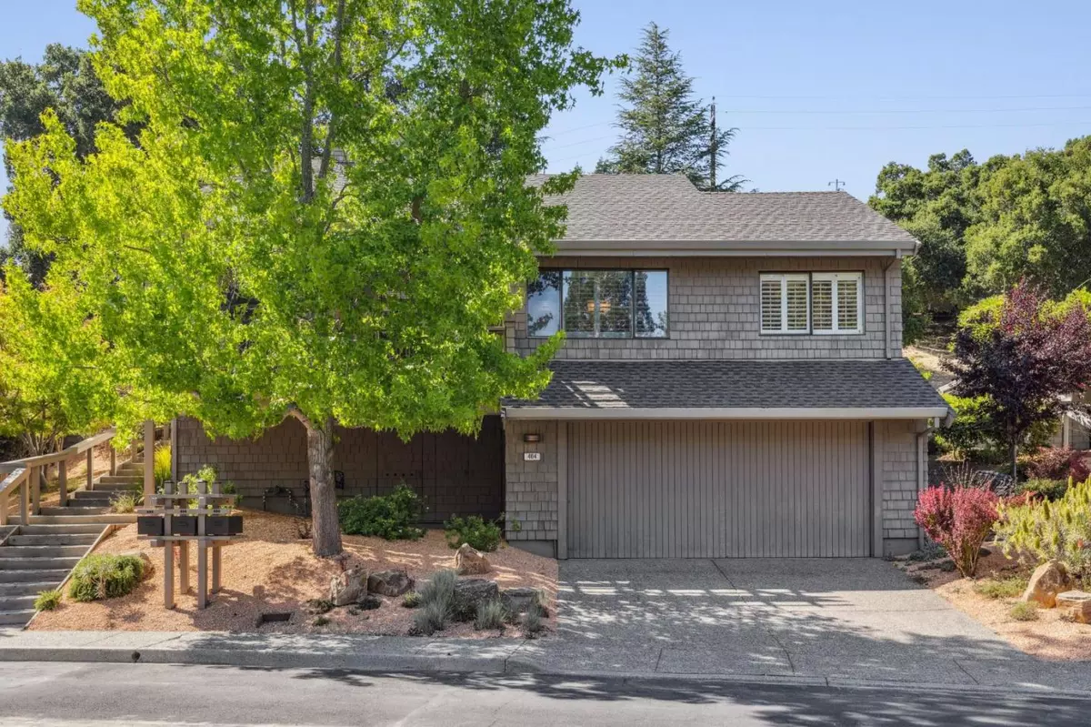 Orinda, CA 94563,404 Ridge Gate RD