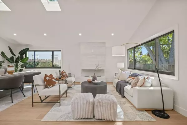 Menlo Park, CA 94025,2047 Ashton AVE