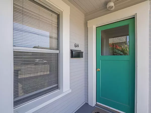 Santa Cruz, CA 95062,614 Poplar AVE