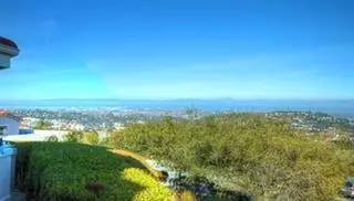 San Carlos, CA 94070,11 Mayflower LN 242