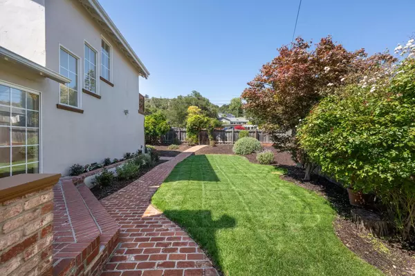 Belmont, CA 94002,1701 Francis CT