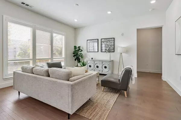 Milpitas, CA 95035,390 Riesling AVE 30